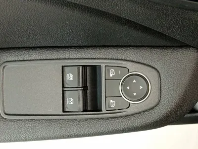 Usado Renault Clio V Intens 91 CV (66 kW) 2022 Negro Berlina