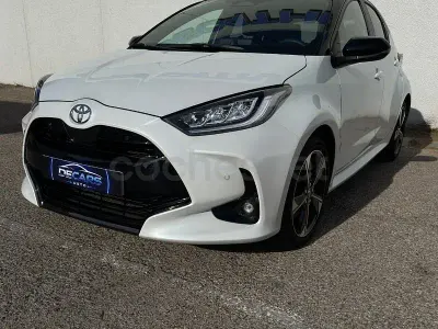 Usado Toyota Yaris Hybrid Edition 130 CV (95 kW) 2024 Blanco Berlina