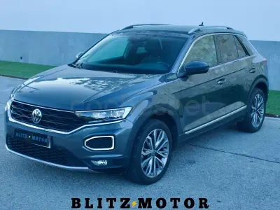 Usado VW T-Roc Sportline 150 CV (110 kW) 2022 Gris / plata SUV
