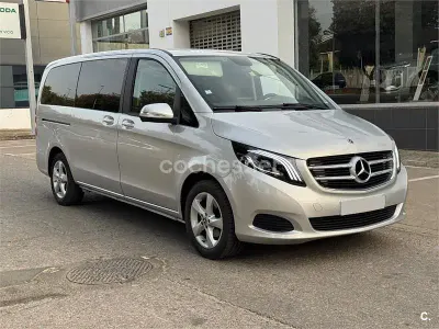 Usado Mercedes V220 Avantgarde 163 CV (119 kW) 2015 Gris / plata Monovolumen