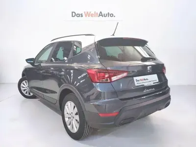 Usado Seat Arona Style 115 CV (84 kW) 2025 Gris / plata SUV