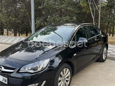 Usado Opel Astra Excellence 136 CV (100 kW) 2015 Negro Berlina