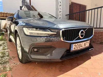 Usado Volvo V60 150 CV (110 kW) 2019 Gris / plata Familiar