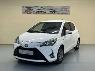 Usado Toyota Yaris Hybrid Active 99 CV (72 kW) 2020 Blanco Utilitario