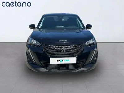 Usado Peugeot 2008 Active 100 CV (73 kW) 2022 Negro SUV