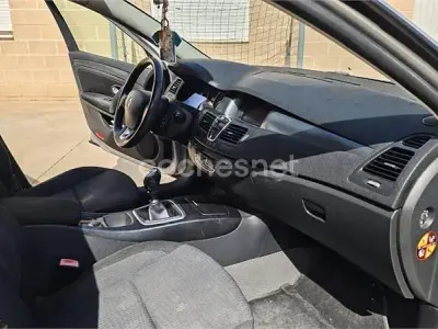 Begagnad Renault Laguna III Expression 130 HK (95 kW) 2010 Grå Sedan