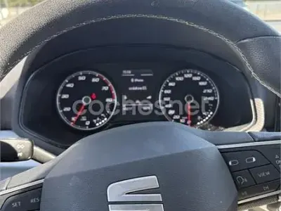 Usado Seat Ibiza Style 110 CV (80 kW) 2022 Rojo Utilitario