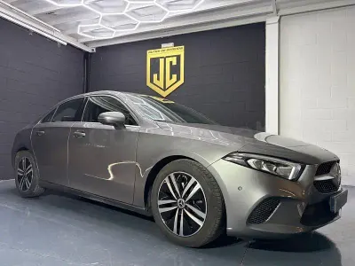 Usado Mercedes A180 116 CV (85 kW) 2022 Marrón Berlina