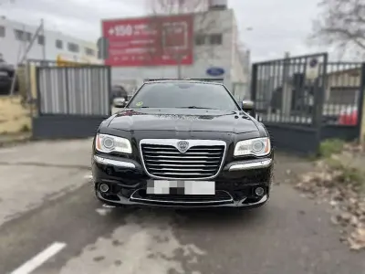 Usado Lancia Thema Platinum 190 CV (139 kW) 2012 Negro Berlina