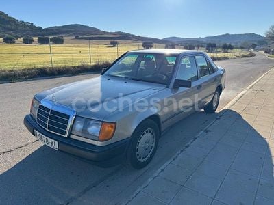 Usado Mercedes E300 180 CV (132 kW) 1985 Beige Berlina