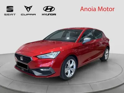 Usado Seat Leon FR 116 CV (85 kW) 2025 Rojo Berlina