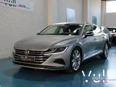 Usado VW Arteon Elegance 150 HP (110 kW) 2020 Cinzento Sedan
