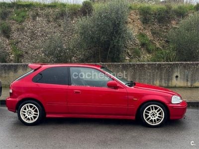 Usado Honda Civic S 90 CV (66 kW) 1996 Rojo Berlina