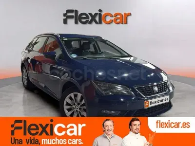 Usado Seat Leon Style 130 CV (95 kW) 2019 Azul Familiar