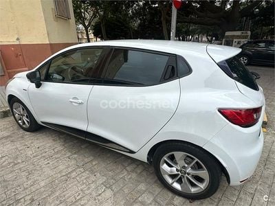Usado Renault Clio GrandTour LIMITED 90 CV (66 kW) 2016 Blanco Familiar