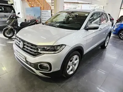 Usado VW T-Cross Sportline 110 CV (80 kW) 2023 Gris / plata SUV