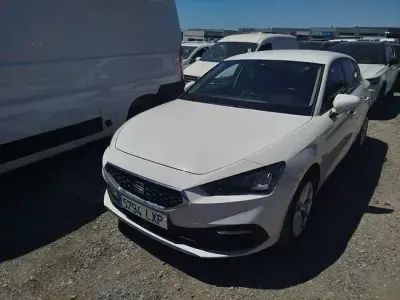 Usado Seat Leon Style 116 CV (85 kW) 2022 Blanco Utilitario