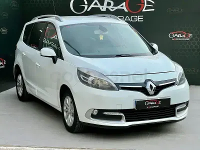 Usado Renault Grand Scénic 115 CV (84 kW) 2015 Blanco Monovolumen