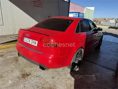 Usado Audi A4 163 CV (119 kW) 2005 Rojo Berlina