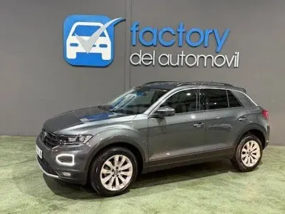 Usado VW T-Roc Advance 115 CV (84 kW) 2021 Gris / plata SUV