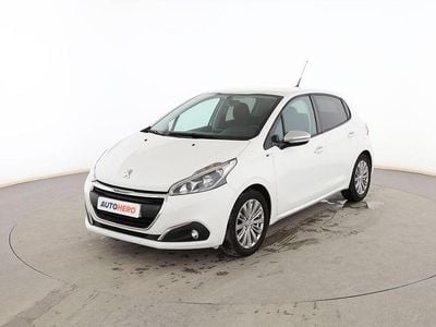 Usado Peugeot 208 Style 82 CV (60 kW) 2017 Blanco Utilitario