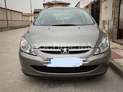Usado Peugeot 307 110 CV (80 kW) 2004 Gris / plata Familiar
