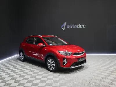 Usado Kia Stonic 100 CV (73 kW) 2023 Rojo SUV