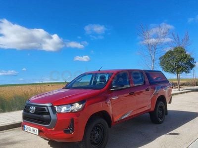 Usado Toyota HiLux Plus 150 CV (110 kW) 2023 Rojo Recogida