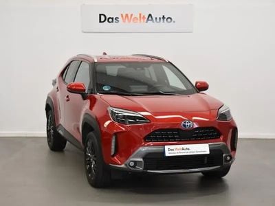 Usado Toyota Yaris Hybrid 92 CV (67 kW) 2023 Rojo