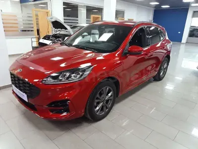Usado Ford Kuga ST-Line X 120 CV (88 kW) 2022 Rojo SUV