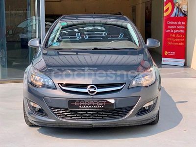 Gris / plata Usado 2015 Opel Astra Selective Berlina | 9000 € (Precio justo)
