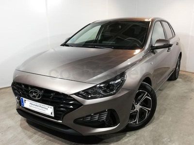 Usado Hyundai i30 120 CV (88 kW) 2023 Beige Berlina