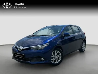 Usado Toyota Auris Active 116 CV (85 kW) 2015 Azul Berlina