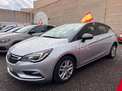 Gris / plata Usado 2016 Opel Astra Dynamic Berlina | 8200 € (Precio justo)