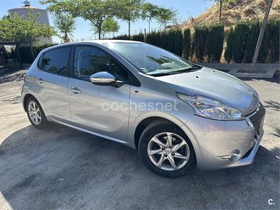 Usado Peugeot 208 Active 75 CV (55 kW) 2016 Gris / plata Utilitario