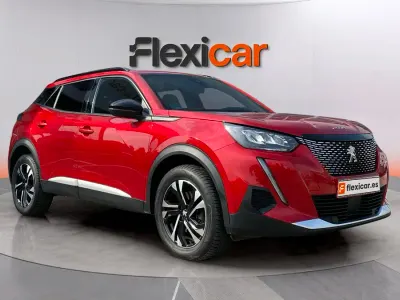 Usado Peugeot 2008 Allure 130 CV (95 kW) 2022 Granate SUV