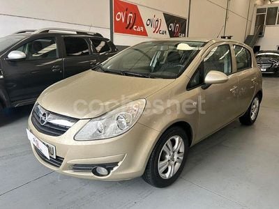 Usado Opel Corsa Cosmo 90 CV (66 kW) 2009 Beige Berlina