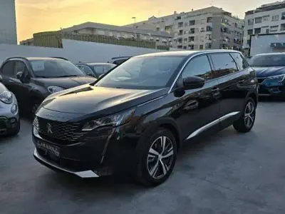 Usado Peugeot 5008 131 CV (96 kW) 2022 Negro SUV