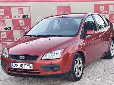 Usado Ford Focus Sport 115 CV (84 kW) 2007 Granate Berlina