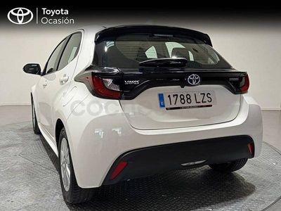 Usado Toyota Yaris Hybrid Business Edition 116 CV (85 kW) 2022 Blanco Berlina