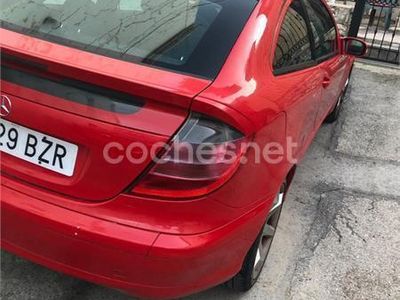 Usado Mercedes C180 143 CV (105 kW) 2002 Rojo Berlina