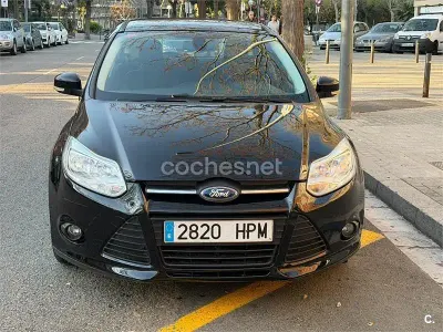 Usado Ford Focus Trend 100 CV (73 kW) 2013 Negro Berlina