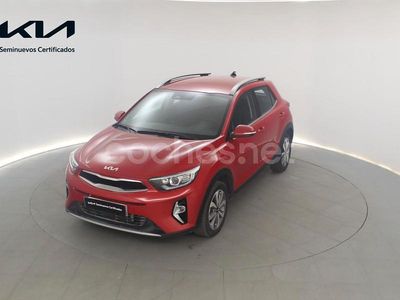 Rojo Usado 2024 Kia Stonic SUV | 20.100 € (Un poco caro)