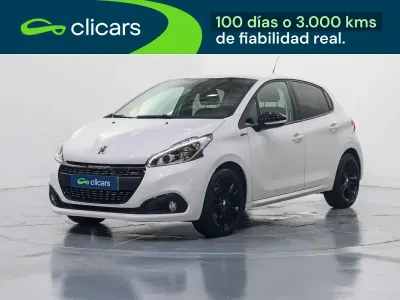 Usado Peugeot 208 GT-line 110 CV (80 kW) 2019 Blanco Utilitario