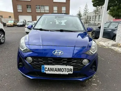 Usado Hyundai i10 67 CV (49 kW) 2021 Azul Utilitario