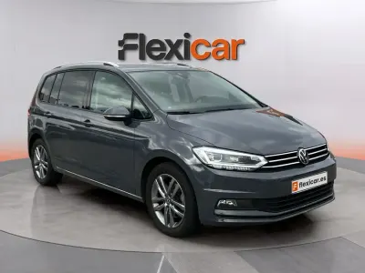 Usado VW Touran 150 CV (110 kW) 2024 Gris Monovolumen