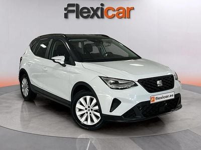 Usado Seat Arona Style 110 CV (80 kW) 2022 Blanco SUV