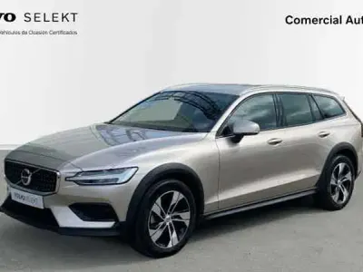 Usado Volvo V60 Core 2023 Familiar