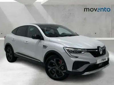 Usado Renault Arkana RS Line 145 CV (106 kW) 2022 Gris / plata SUV