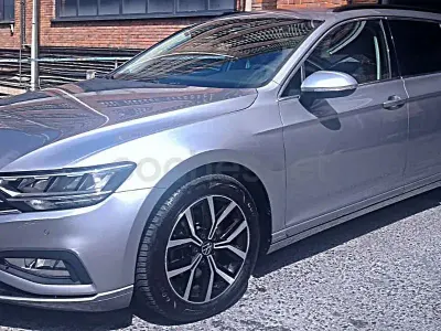 Käytetty VW Passat Executive 122 HP (89 kW) 2020 Harmaa Farmari